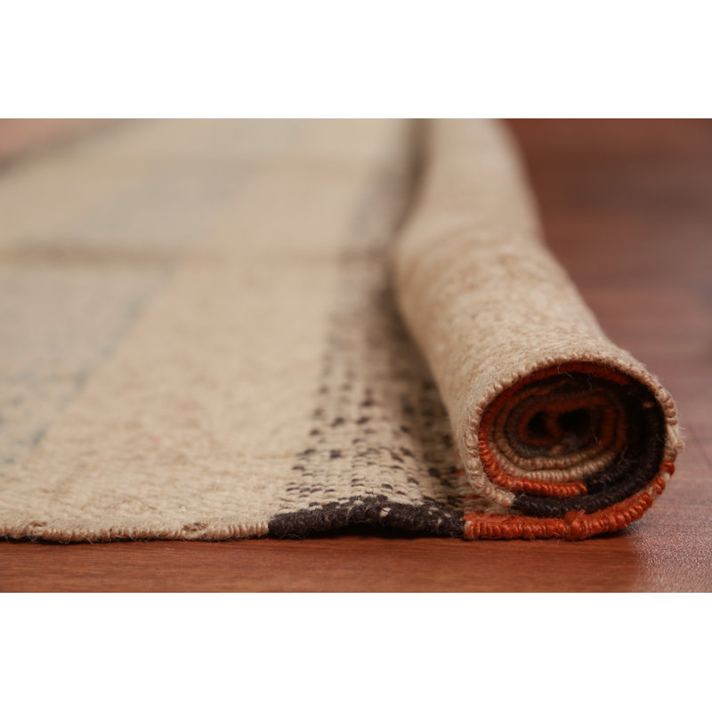 Tapis rayé teint sur terre Kilim