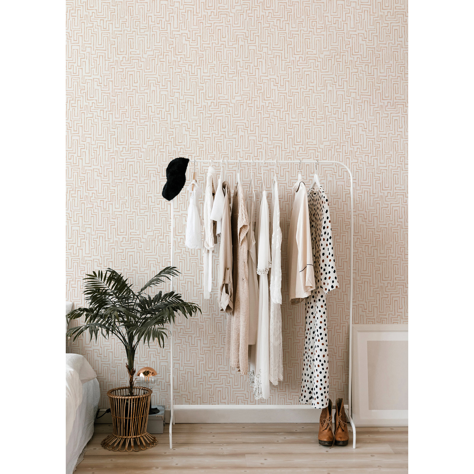 Delaney 33' L x 20.5" W Wallpaper Roll, Light Pink