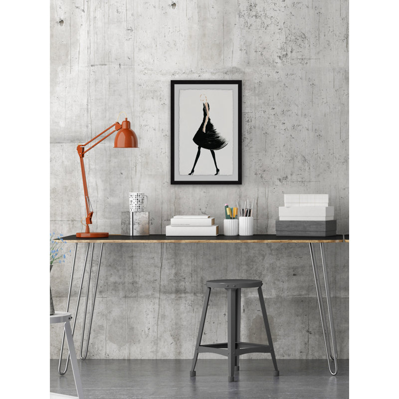 Robe noire brossée - impression graphique encadrée, H 12 po x l 8 po x P 1,5 po
