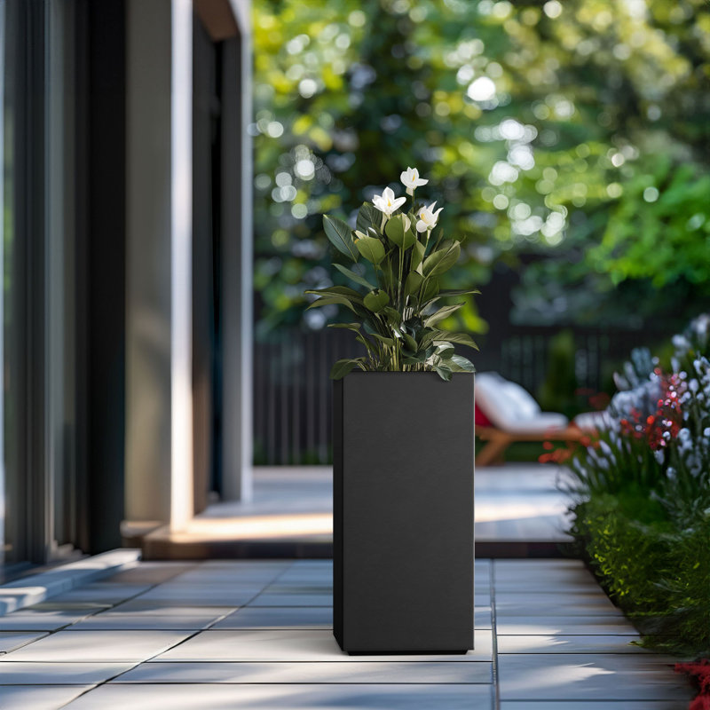 Boîte à fleurs en béton Kalil, H 24 po x l 11,5 po x P 11,5 po, Noir anthracite