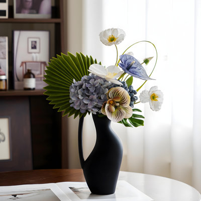Ornements de fleurs simulées