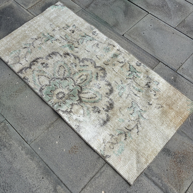 Vintage Small Beige Anatolian Turkish Wool Rug Ideal for Entryway and Boho Interiors