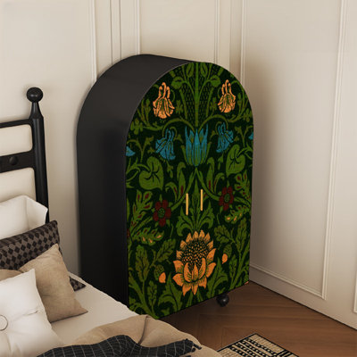 Armoire arquée avec tablettes et portes