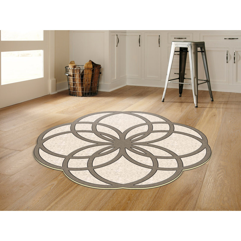 Tapis beige / gris en polyester tissé à la machine Novelty, Nouveauté 2 pi 7 po x 2 pi 7 po