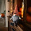 Gnome assis en tissu 8,3 x 4,7 x 23,5 po avec un chapeau en tricot orange, pour la décoration d'Halloween