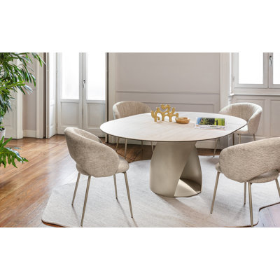 Cyclone Extendable Tables