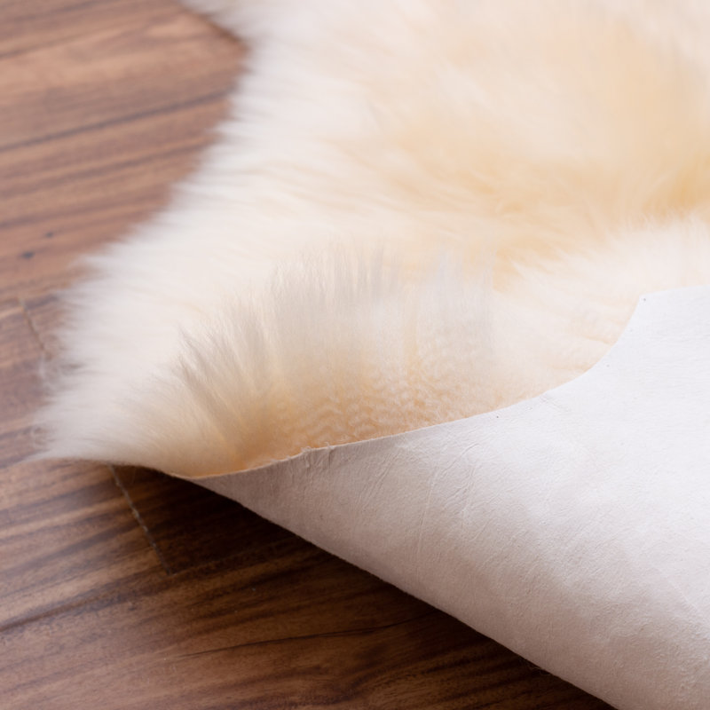 Fraley Sheepskin Indoor Rug, Novelty 2' x 3'