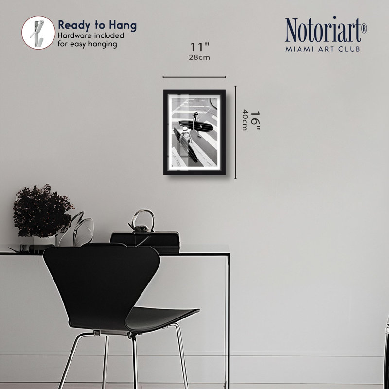 «Board Beauties II» par Notoriart, Noir, H 16 po x l 11 po