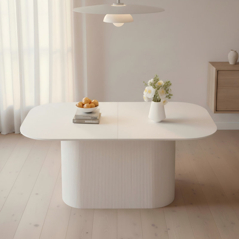 Grande table de salle à manger moderne 63 "avec base à rayures verticales, table de salle à manger rectangulaire pour la salle à manger