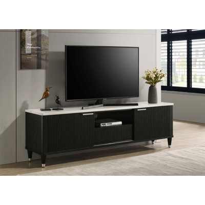 Meuble télé moderne de luxe avec plateau en faux marbre avec portes coulissantes et tablettes ouvertes, pieds fuselés pour des espaces de vie élégants