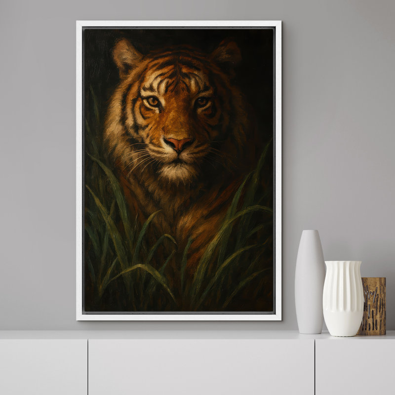 «Tiger in Grass Portrait», reproduction d'art sur toile encadrée, H 36 po x l 24 po x P 1,5 po, Cadre blanc