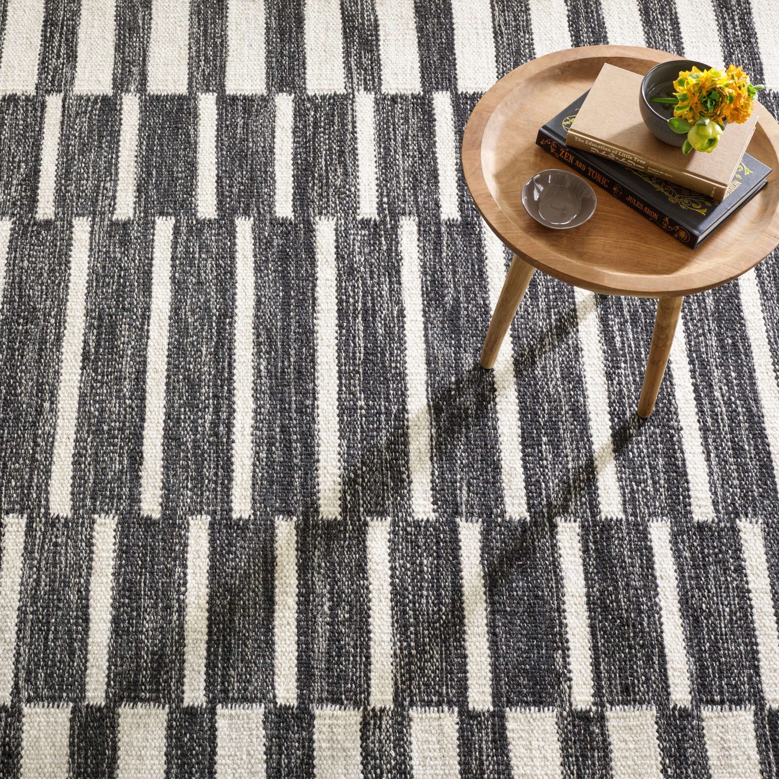 Heights Hand Loomed Charcoal/Ivory Rug, Rectangle 3' x 5'