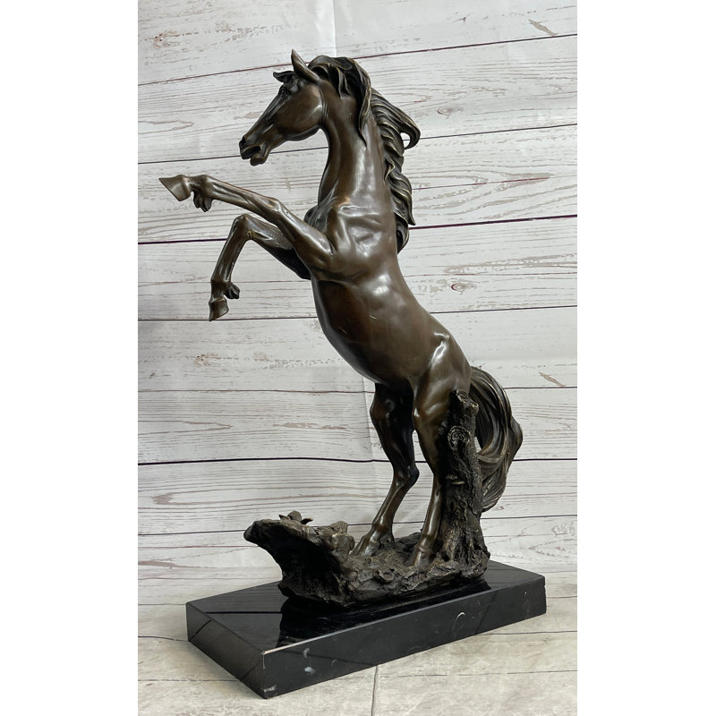Statue étalon sauvage Stathelle