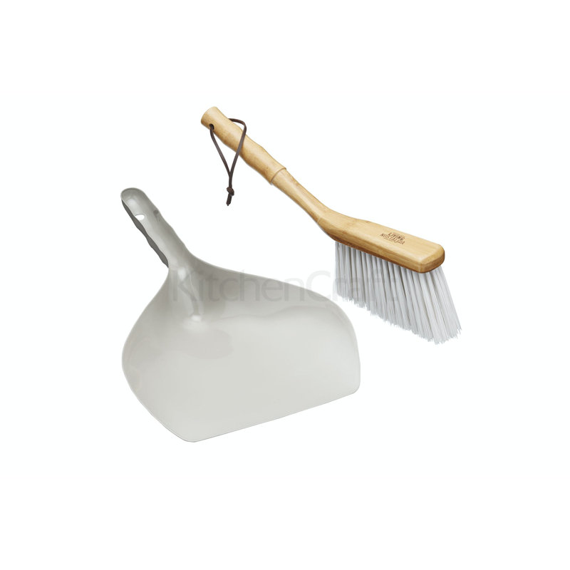 Living Nostalgia Dustpan and Brush Set