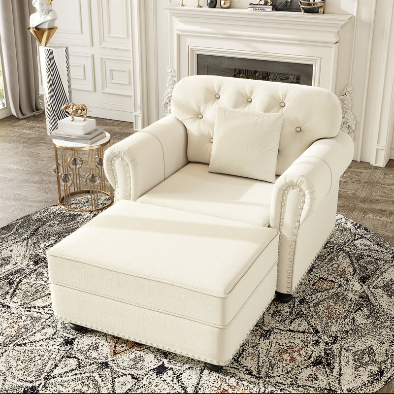 Canapé en velours 41,3 po avec garniture cloutée et accoudoirs roulés, Beige / Blanc