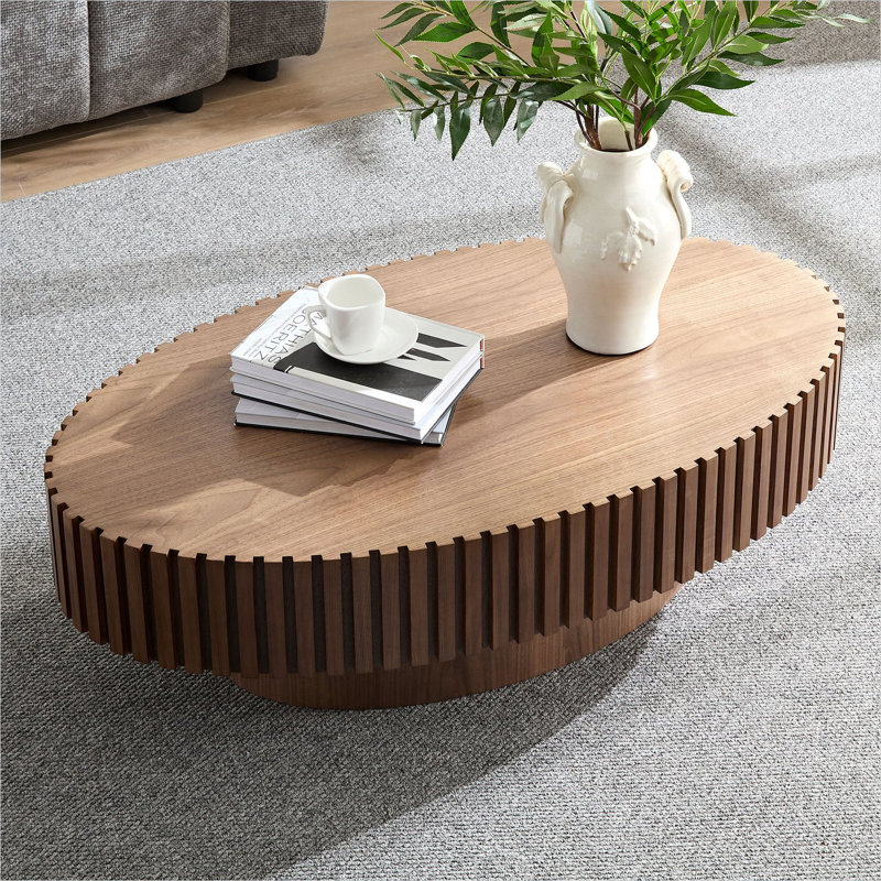 Table basse cylindrique ovale de taille compacte en bois aggloméré brun classique de 43,7 pouces pour le salon ou la chambre à coucher