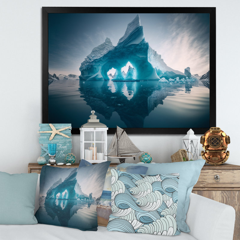 «Northberg Blue and White Iceberg I», reproduction sur toile, H 30 po x l 40 po x P 1,5 po, Cadre photo noir