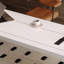 Bureau blanc rectangulaire en bois massif avec 1 tiroir, bureau d'ordinateur-118435188-118435187