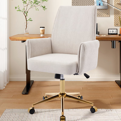 Fauteuil de bureau à dossier mi-haut relevable en velours côtelé blanc rayé, ergonomique et doté d'un élégant piètement doré.