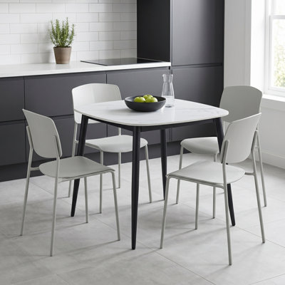 Surgoinsville Dining Set
