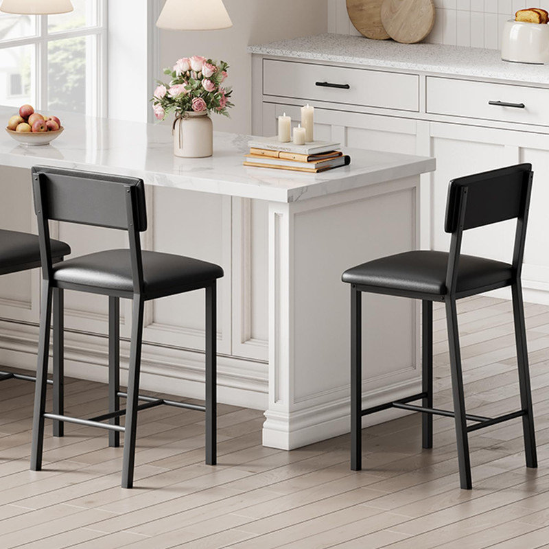 Ensemble de 2 tabourets de bar, tabourets de comptoir avec dossier et pieds en métal épaissis, tabourets de bar rembourrés en cuir de polyuréthane à hauteur de comptoir avec repose-pieds, pour îlot de cuisine