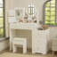 Meuble-lavabo blanc en bois avec miroir