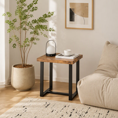 Table d'appoint moderne en noyer, petite table de chevet en MDF avec pieds en métal noir, style milieu du siècle, idéale pour le salon et la chambre.