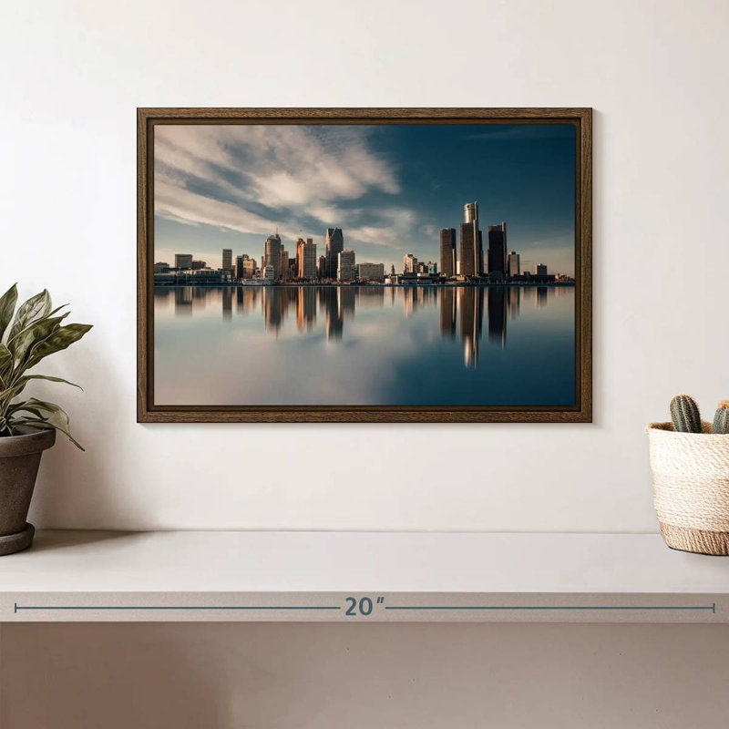 Reflet de Detroit Skyline, 13 po x 9 po, Cadre flottant en noyer