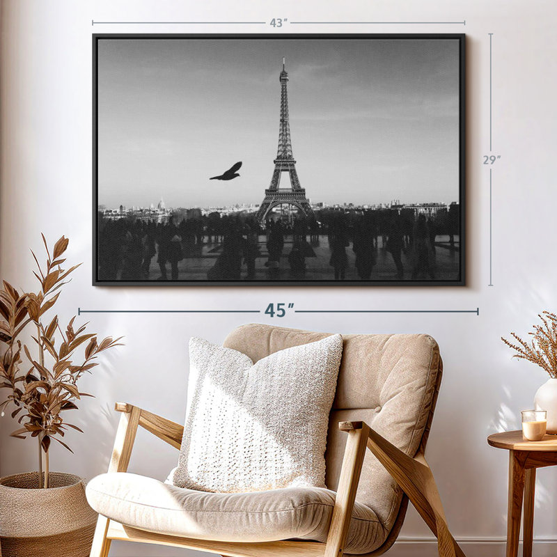 «Overcast Eiffel Tower Wall Art», H 29 po x l 43 po