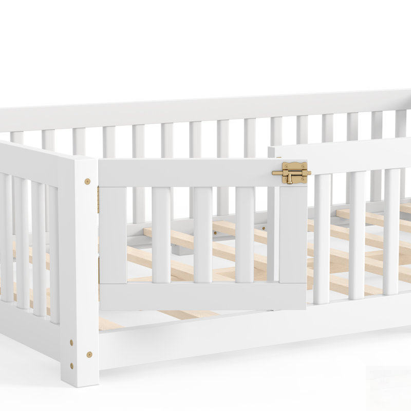 Lit au sol avec garde-corps de sécurité et porte pour enfants, assurant un sommeil sécuritaire et confortable, Full, White