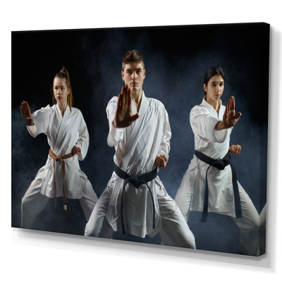 " Martial Arts Fight Training Studio "