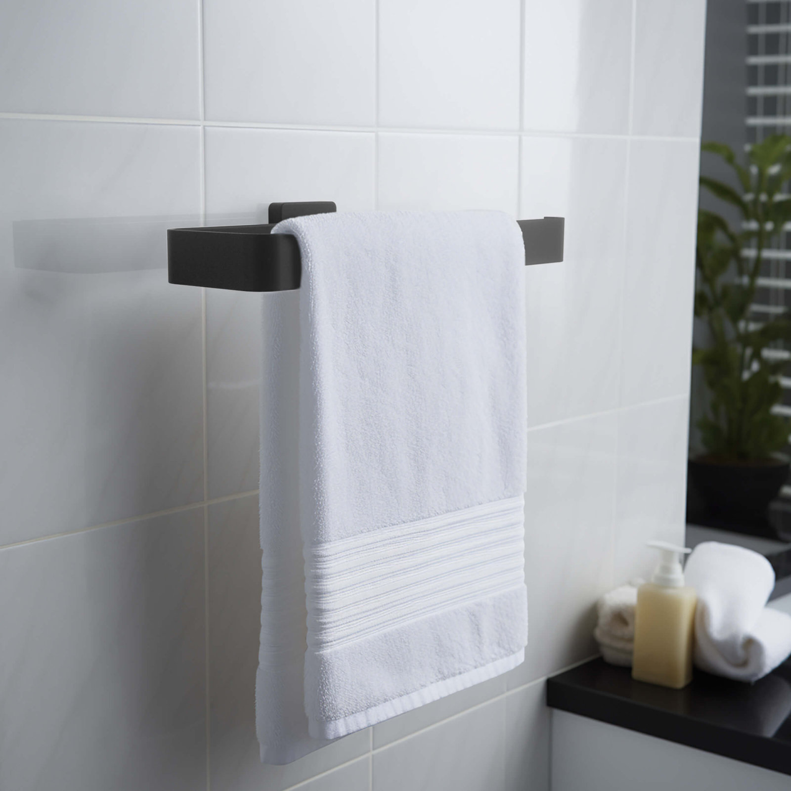 Blaze 9.7'' Towel Bar, Matte Black