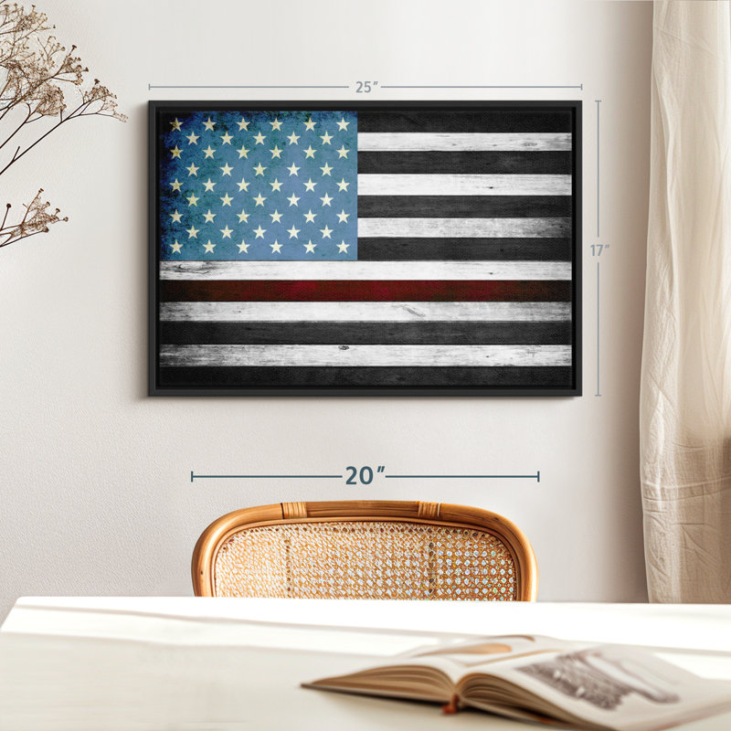 «Flags», impression sur toile avec drapeau en bois, H 17 po x l 25 po