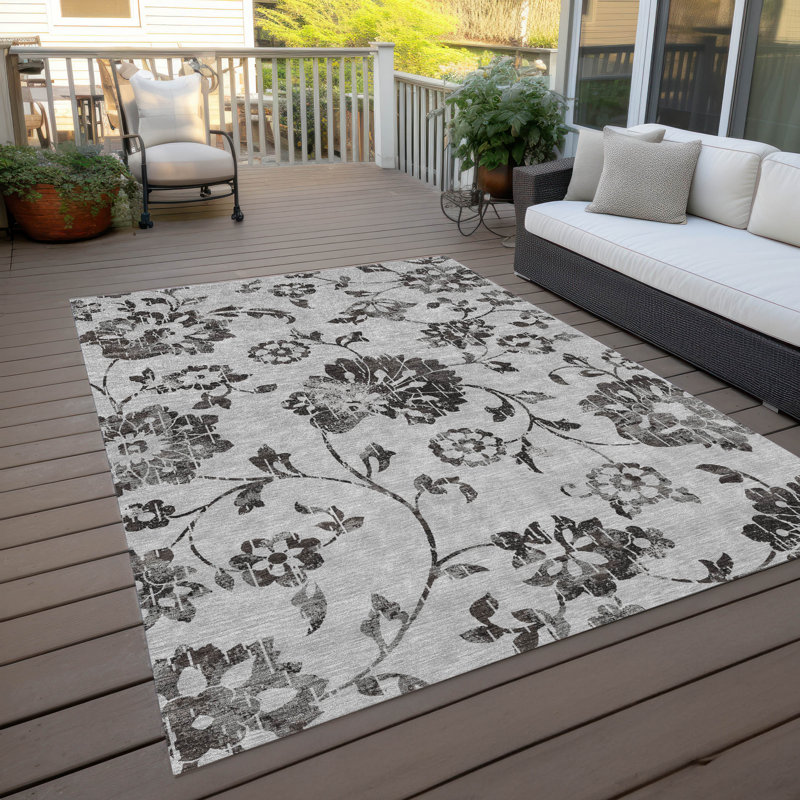 Malek Washable Floral Indoor / Outdoor Rug, Rectangle 2'6" x 3'10"