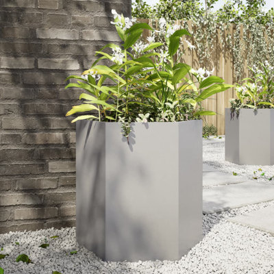 Alivya Metal Elevated Planter