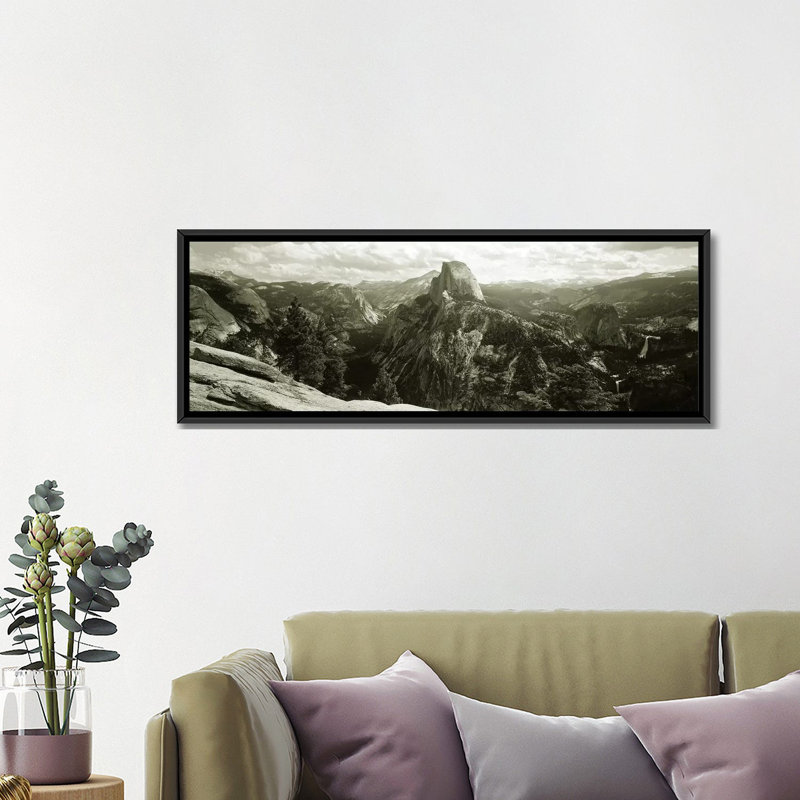 « half dome », reproduction de photo sur toile, H 12 po x l 36 po x P 1,5 po, Toile avec cadre noir