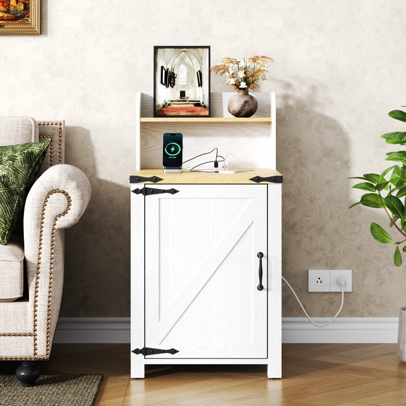 Table de chevet avec station de charge OKD, Naturel