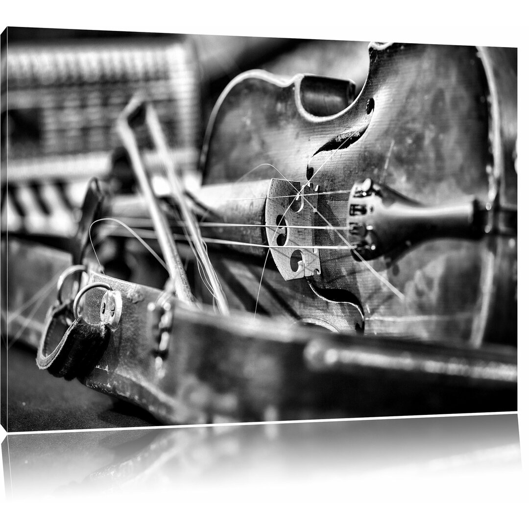 Leinwandbild Alte Violine in Monochrom