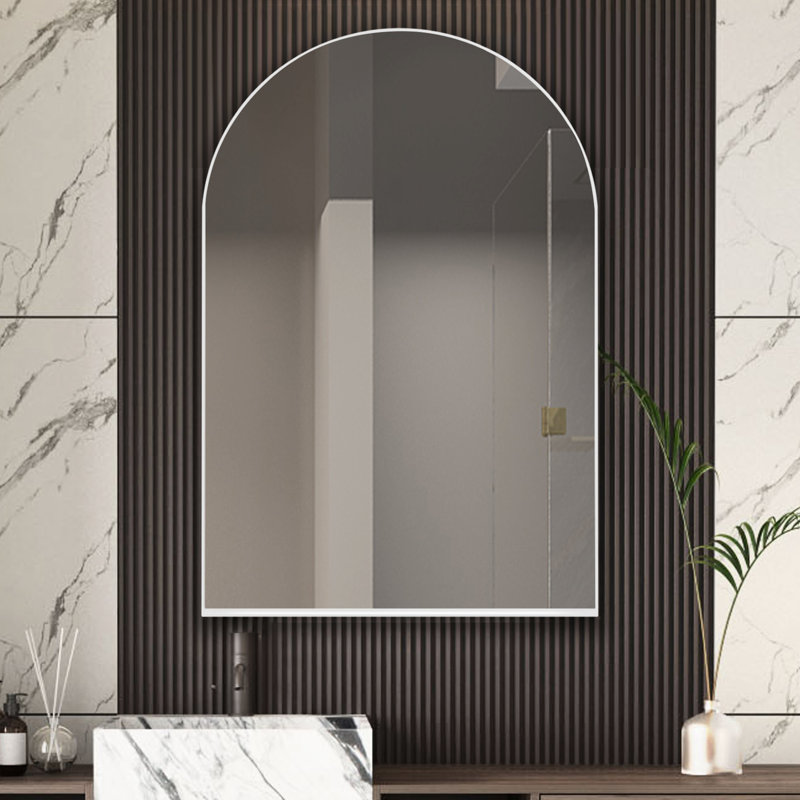 Miroir de salle de bain encastré avec cadre en métal 24 po x 36 po - blanc avec tablettes réglables pour une étagère de rangement élégante et fonctionnelle