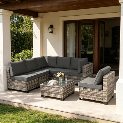7-piece Outdoor Wicker Conversation Set With Cushions & Coffee Table