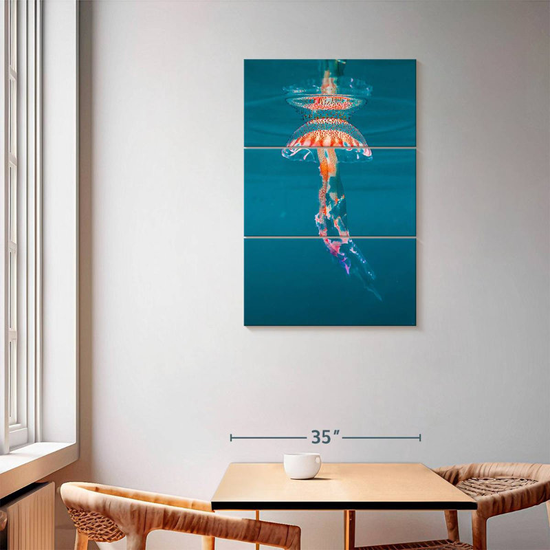 Brampt Jellyfish Under The Surface, H 57 po x l 36 po