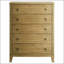 Commode de chambre à coucher à 5 tiroirs Menlo en pin naturel, solution de rangement durable et élégante avec tiroirs doublés de feutre et patins lisses.
