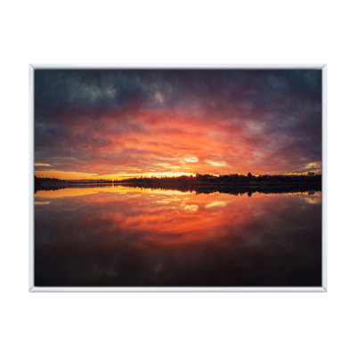 «Bold Sunset Panorama over Delia Lake» - photographie sur toile