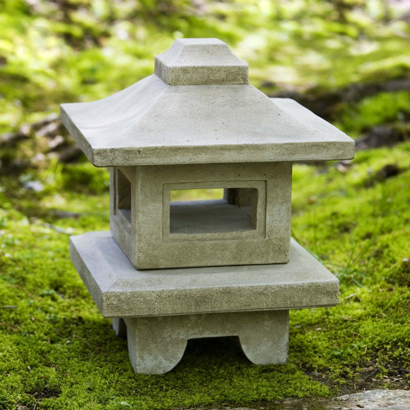 Sculpture Atsumi, Pierre calcaire vieillie