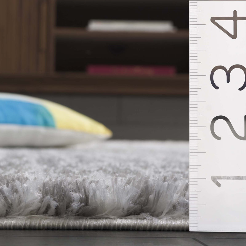 Ivory and Gray Rectangular Shag Area Rug, 5' x 7'