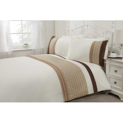 Polyester Striped Duvet Cover with Pillowcases Included