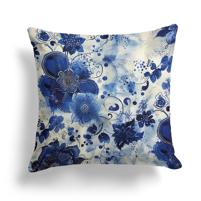Coussin Porcelain Petal Whispers, H 20 po x l 20 po, Bleu / Beige
