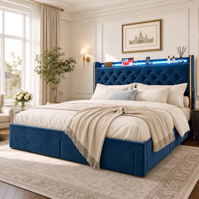 Lit plateforme California King de 125 cm de hauteur avec 4 tiroirs, recouvert de velours, tête de lit à oreilles avec rangement, éclairage DEL et station de recharge, sommier non requis, bleu foncé