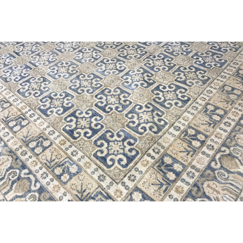 Hand-Knotted High-Quality Beige Area Rug