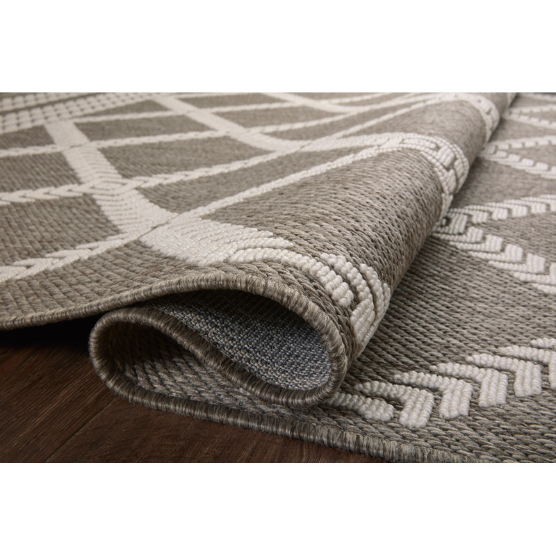 Gillis Geometric Indoor / Outdoor Rug, Rectangle 7'10" x 10'10"